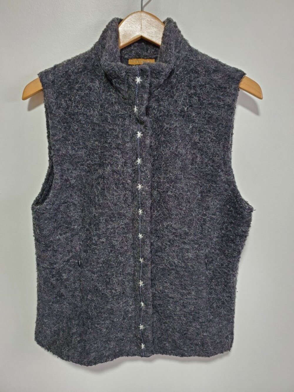 TSUNAMI Mohair Blend Zip Front Vest Charcoal Gray Medium Embroidered Snowflakes